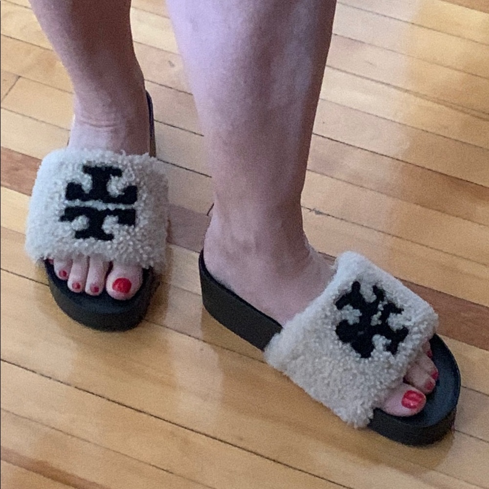 Tory Burch Cream and Black Shearling Slides size 9